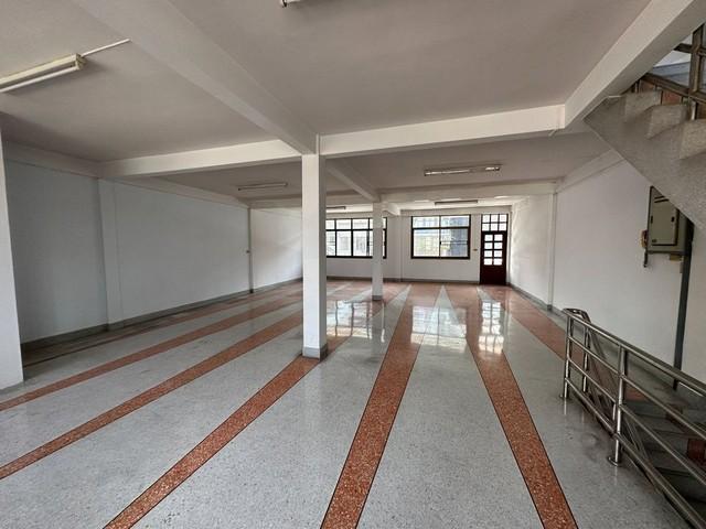 BH2486 ให้เช่าอาคารพาณิชย์ 5 ชั้น 544 ตรม. ถนนพระราม 4 ทำเลดีมาก ใกล้ MRT คลองเตย