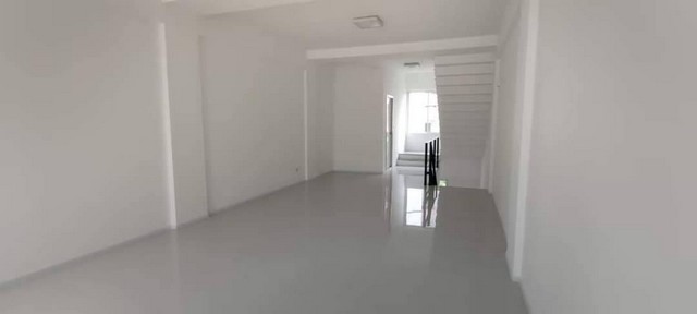 ให้เช่าอาคารพาณิชย์ 4 ชั้น โครงการวิซีโอรามคำแหง ติดถนนราษฎร์พัฒนา