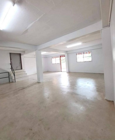 ให้เช่าอาคารพาณิชย์ 3.5 ชั้น เช่าอาคาร2คูหาตีทะลุมีดาดฟ้า ทำเลประชาอุทิศ28