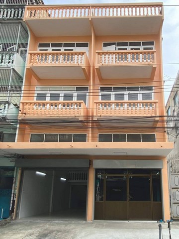 ให้เช่าอาคารพาณิชย์ 3.5 ชั้น เช่าอาคาร2คูหาตีทะลุมีดาดฟ้า ทำเลประชาอุทิศ28