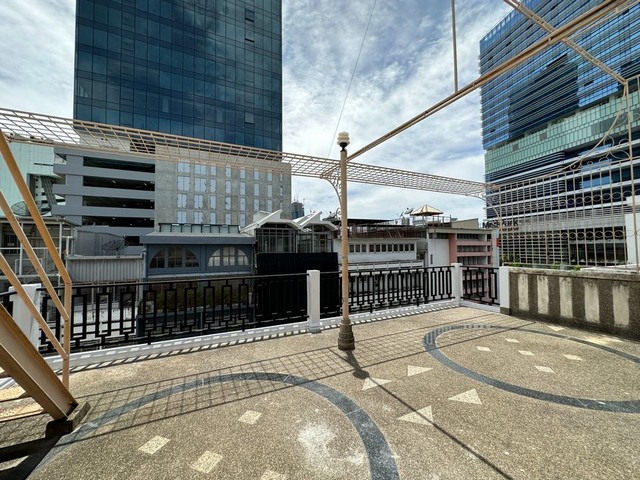 ให้เช่าอาคารพาณิชย์ 5 ชั้น 544 ตรม. ถนนพระราม 4 ทำเลดีมาก ใกล้ MRT คลองเตย