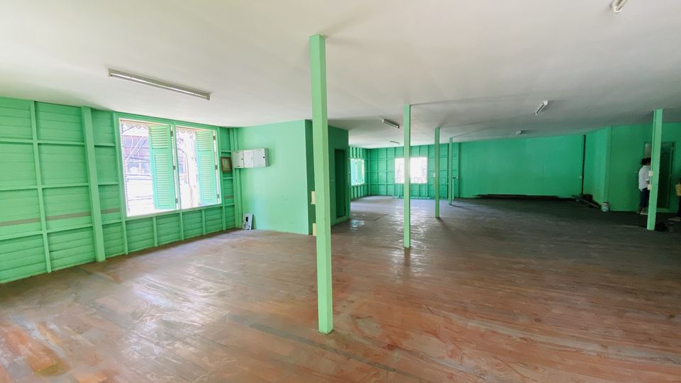 BH2481 ให้เช่าเฉพาะส่วนชั้น 2 ของอาคาร ทำเลดีอยู่ตรงมุมถนนสีลม ชอย 26 (ช. ปราโมทย์)