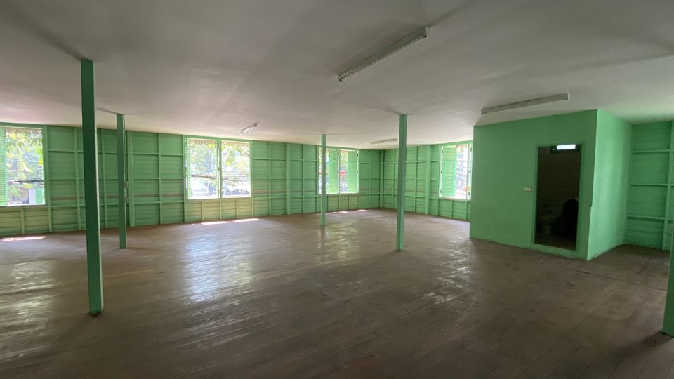 BH2481 ให้เช่าเฉพาะส่วนชั้น 2 ของอาคาร ทำเลดีอยู่ตรงมุมถนนสีลม ชอย 26 (ช. ปราโมทย์)