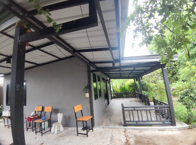ขายที่ดินพร้อมบ้าน 120 ตรว. หมู่บ้านท่าจีน ซ.ท่าจีน22  ท่าจีน- ท่าฉลอม   ZW290