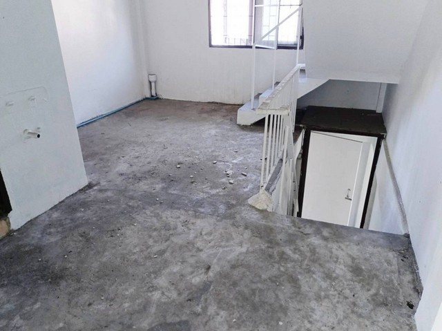 ให้เช่าอาคารพาณิชย์ 2 คูหา ทำเลติดถนนเฉลิมพระเกียรติร.9