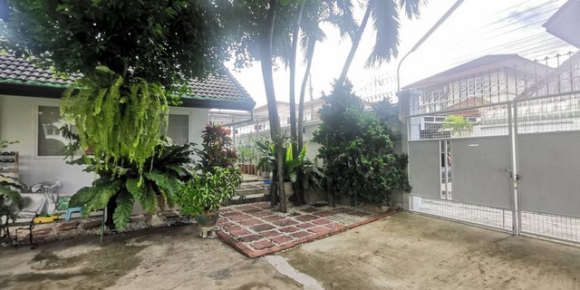 บ้าน ด่วน.. ขายถูกมาก 13500000 บาท 2นอน2BR 983 ตรว. ใกล้กับ ใกล้โรงพยาบาลสินแพทย์รามอินทรา โรงพยาบาลอินทรารัตน์ โรงพยาบาลพญาไทนวมินทร์ สนามกอล์ฟปัญญาอินทรา ราคาดี