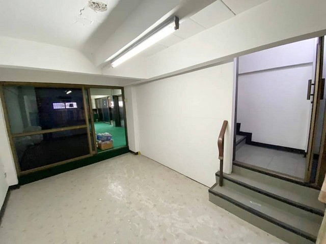 ขายอาคารพาณิชย์2คูหา4.5ชั้น ทำเลแฮปปี้แลนด์บางกะปิ MRTบางกะปิ