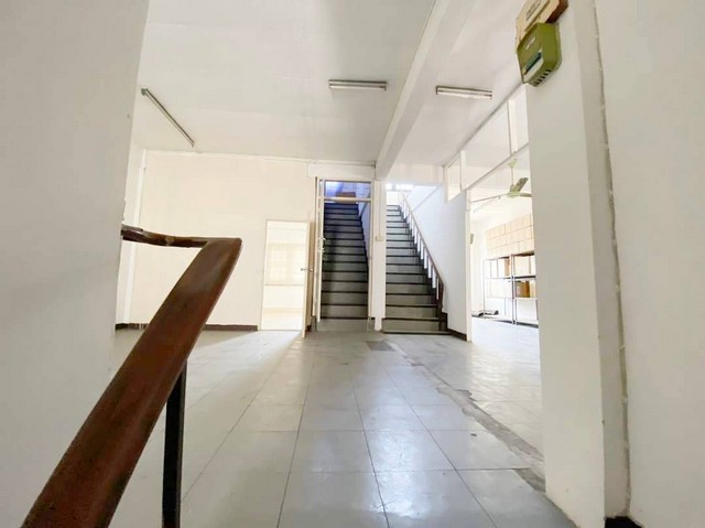 ขายอาคารพาณิชย์2คูหา4.5ชั้น ทำเลแฮปปี้แลนด์บางกะปิ MRTบางกะปิ