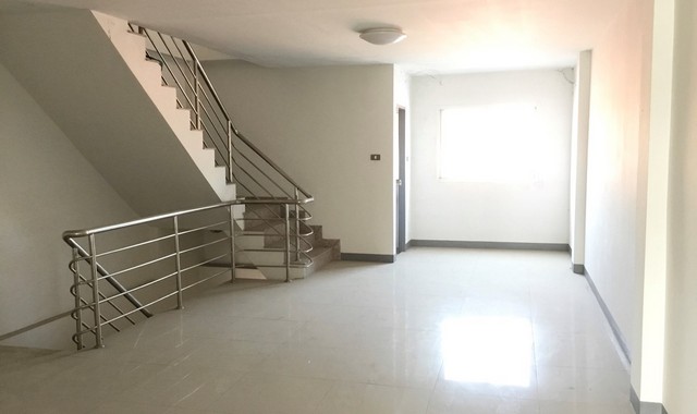 ขายอาคารพาณิชย์   อำเภอเมืองนครราชสีมา  นครราชสีมา (PKK04-04725)