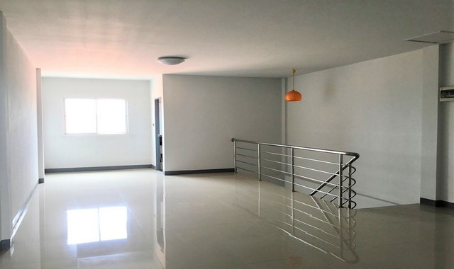 ขายอาคารพาณิชย์   อำเภอเมืองนครราชสีมา  นครราชสีมา (PKK04-04634)
