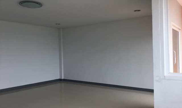 ขายอาคารพาณิชย์   อำเภอเมืองนครราชสีมา  นครราชสีมา (PKK04-04634)