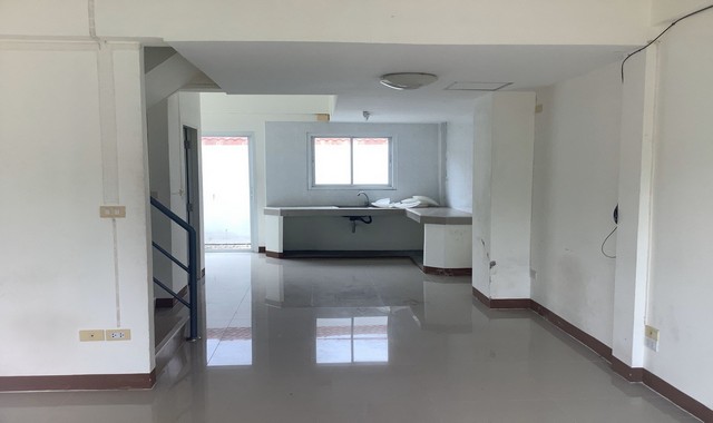 ขายทาวน์เฮ้าส์  หมู่บ้านสุรนารีวิลล์ 4  นครราชสีมา (PKK03-05262)