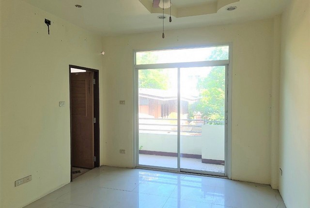 ขายทาวน์เฮ้าส์  หมู่บ้านสุรนารายณ์ ทาวน์โฮม นครราชสีมา (PKK03-04291)