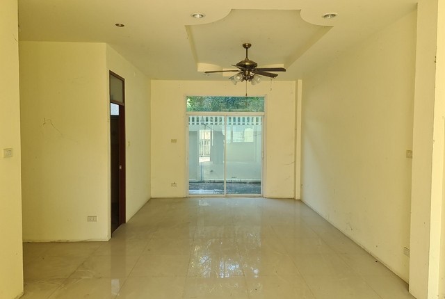 ขายทาวน์เฮ้าส์  หมู่บ้านสุรนารายณ์ ทาวน์โฮม นครราชสีมา (PKK03-04291)