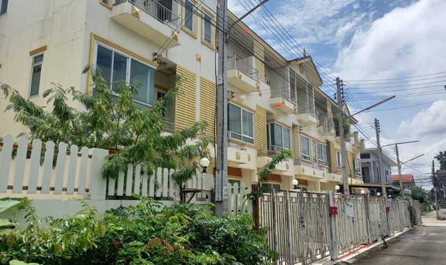 ขายทาวน์เฮ้าส์  หมู่บ้านสุรนารายณ์ ทาวน์โฮม นครราชสีมา (PKK03-14043)