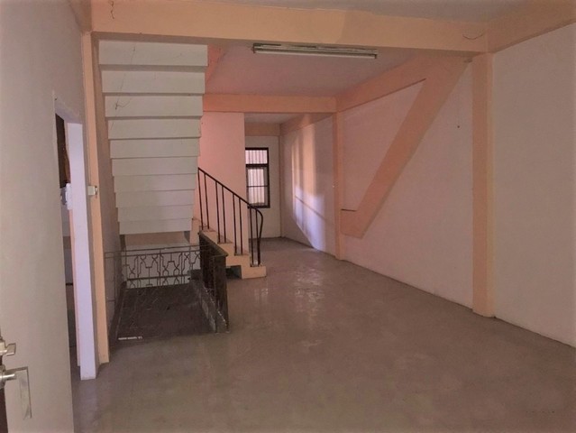 ขายอาคารพาณิชย์  อำเภอเมืองสกลนคร สกลนคร (PKK04-05481)