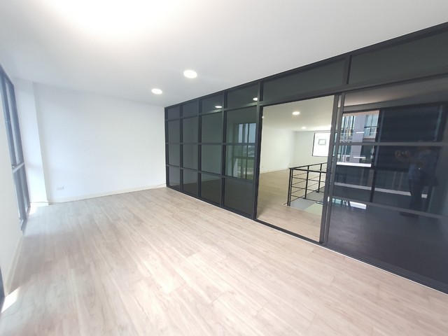 ให้เช่าโฮมออฟฟิศ 4.5 ชั้น สไตล์ Loft 363 ตรม. เนอวานา แอท เวิร์ค Nirvana@workรามอินทรา ใกล้สถานีรถไฟฟ้าสายชมพู ใกล้ Central รามอินทรา 