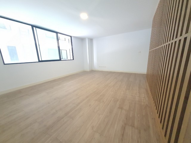 ให้เช่าโฮมออฟฟิศ 4.5 ชั้น สไตล์ Loft 363 ตรม. เนอวานา แอท เวิร์ค Nirvana@workรามอินทรา ใกล้สถานีรถไฟฟ้าสายชมพู ใกล้ Central รามอินทรา 