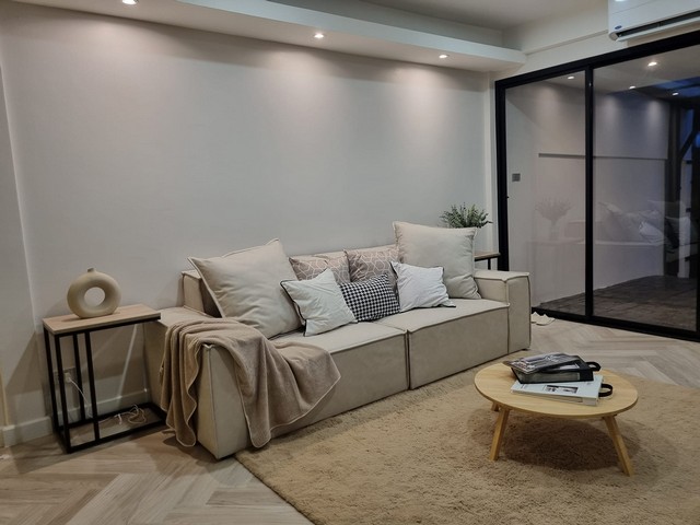 ให้เช่าทาวน์โฮม 3 ชั้น 4 ห้องนอน เอกมัย 22 รีโนเวทใหม่  Modern style พร้อมอยู่ **จดทะเบียนบริษัทได้  