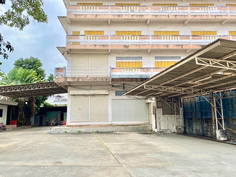 BST531 ให้เช่าโรงงานทอผ้า สามารถทำเป็นการ์เม้นท์ครบวงจรได้เลย มีใบรง.4  มีลิฟทุกชั้น พระรามที่ 2 บางมด