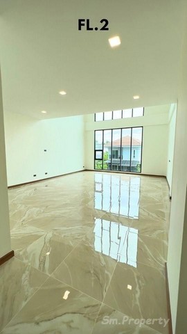 Sm527 ขาย และ ให้เช่า โฮมออฟฟิศสร้างใหม่  3  ชั้นครึ่ง  นาคนิวาส ลาดพร้าว 71 ใกล้รถไฟฟ้า เดินทางสะดวก 