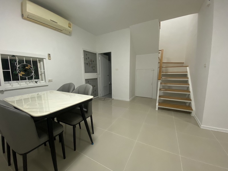 BH2484 ให้เช่าทาวน์เฮาส์ 2ชั้น เดอะคัลเลอร์ อารียา ติวานนท์ ใกล้โรงเรียนพระหฤทัยนนทบุรี และตลาดดวงแก้ว ขอเป็นครอบครัว  ไม่เอาสัตว์เลี้ยง 