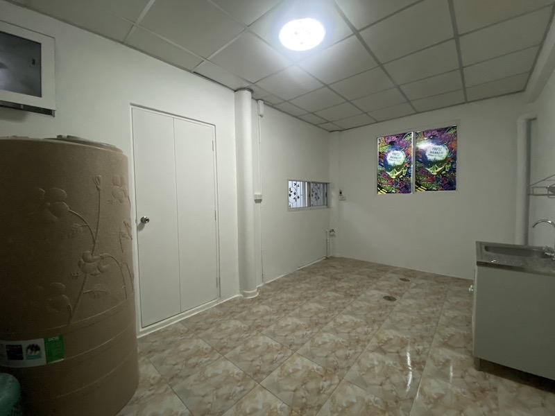 BH2484 ให้เช่าทาวน์เฮาส์ 2ชั้น เดอะคัลเลอร์ อารียา ติวานนท์ ใกล้โรงเรียนพระหฤทัยนนทบุรี และตลาดดวงแก้ว ขอเป็นครอบครัว  ไม่เอาสัตว์เลี้ยง 