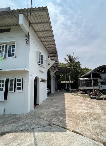  ให้เช่าพื้นที่โกดัง 360 ตรม  ซอย สุขสวัสดิ์64 พระประแดง สมุทรปราการ