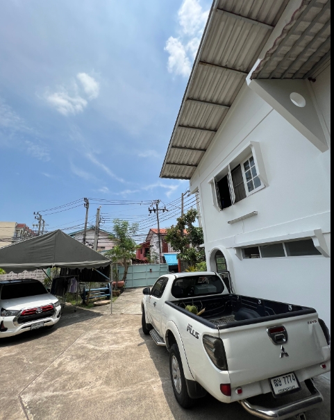  ให้เช่าพื้นที่โกดัง 360 ตรม  ซอย สุขสวัสดิ์64 พระประแดง สมุทรปราการ