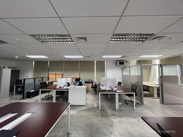 Sm533 ให้เช่าพื้นที่ สำนักงาน อาคารเมเจอร์ ทาวเวอร์  99  ตร.ม. ใกล้  BTS ทองหล่อ