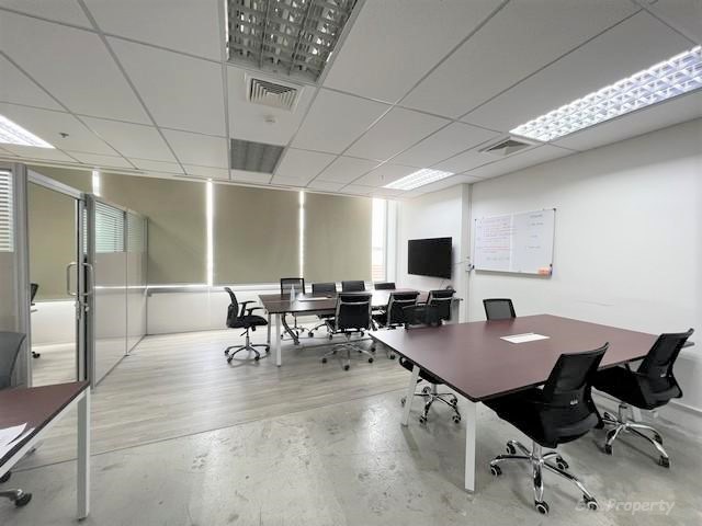 Sm533 ให้เช่าพื้นที่ สำนักงาน อาคารเมเจอร์ ทาวเวอร์  99  ตร.ม. ใกล้  BTS ทองหล่อ