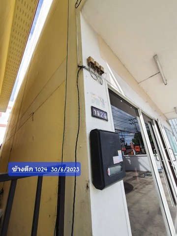 ขายอาคารพาณิชย์ 3.5 ชั้น 2 คูหาติด ติดถนนใหญ่ลาดกระบัง ใกล้แหล่งชุมชน ใกล้สนามบินสุวรรณภูมิ