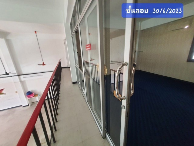 ขายอาคารพาณิชย์ 3.5 ชั้น 2 คูหาติด ติดถนนใหญ่ลาดกระบัง ใกล้แหล่งชุมชน ใกล้สนามบินสุวรรณภูมิ