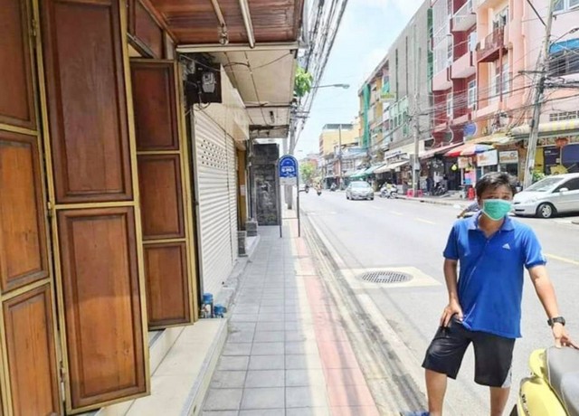 ให้เช่าอาคารพาณิชย์ติดริมถนน อยู่ตรงข้ามกับซอยอินทามระ57 