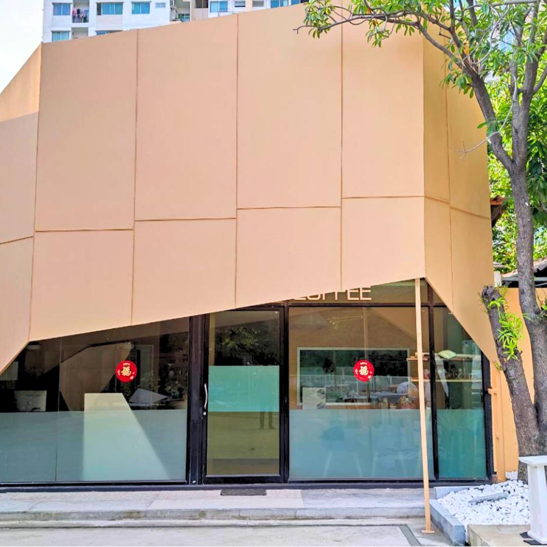 C3871 ให้เช่าอาคาร 200 ตารางเมตร เหมาะทำร้านค้า โชว์รูม ร้านอาหาร ติดถนนศรีนครินทร์ ย่านบางนา ใกล้เซ็นทรัลบางนา