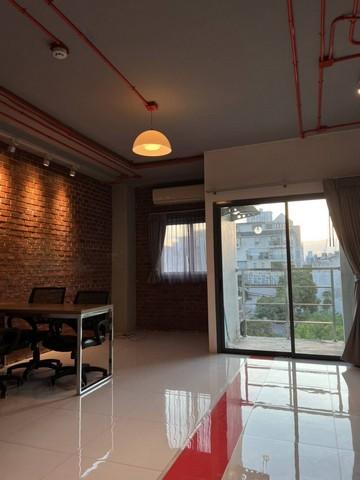 ให้เช่าพื้นที่สำนักงาน 50 ตรม. ซอยเอกมัย 22 ตึก APAI LoFT เหมาะกับพนักงาน 4-5 คน