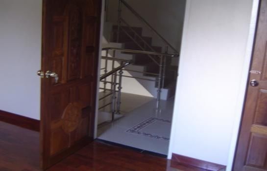 ให้เช่าทาวน์โฮม 3 ชั้น ซอยพหลโยธิน19 ซอยวิภาวดี 28 ใกล้ โรงเรียนหอวัง ,เซ็นทรัลลาดพร้าว 