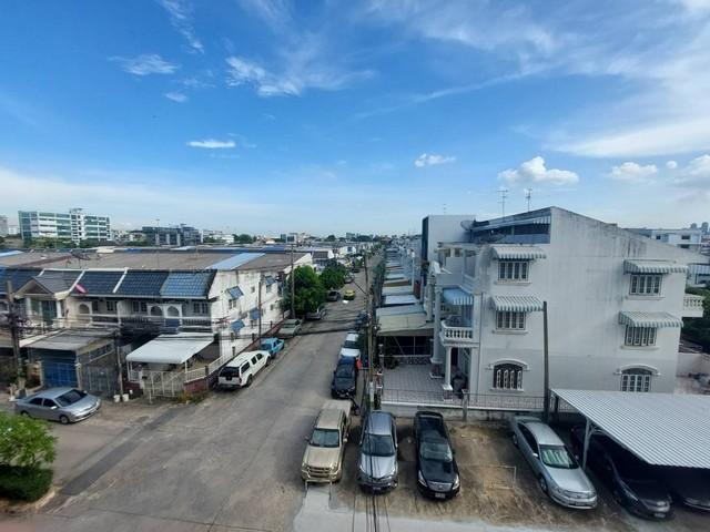 ให้เช่าอาคาร 4 ชั้น หมู่บ้านแกรนด์ วิลเลจ ลาดพร้าว 80 ทับ 3 ใกล้รถไฟฟ้าสถานีลาดพร้าว 71