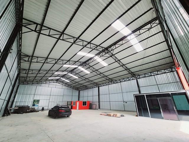 ให้เช่าโกดัง ถนนบรมราชชนนี ย่านศาลายา ใกล้เซ็นทรัลศาลายา รถตู้คอนเทนเนอร์เข้า-ออกสะดวก น้ำไม่ท่วม