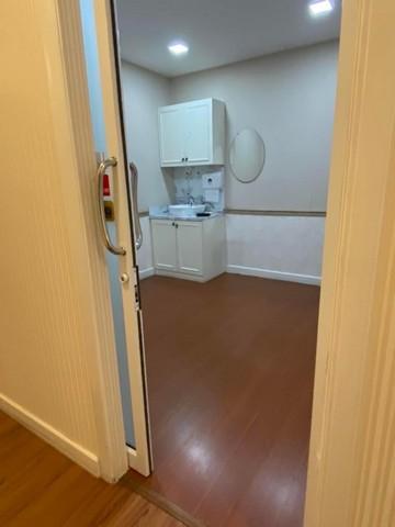 ให้เช่าพื้นที่อาคารชั้น 2 พร้อมลานจอด 10 คัน ย่านนาคนิวาสซอย 4 