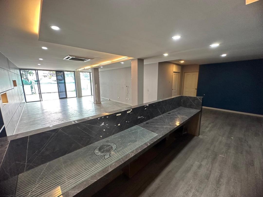 C3822 ให้เช่าอาคารพาณิชย์ 3 ชั้น ซอยรัชดา 19 ทะลุออกซอยวิภาวดี16 ใกล้รถไฟฟ้าMRTรัชดาภิเษก