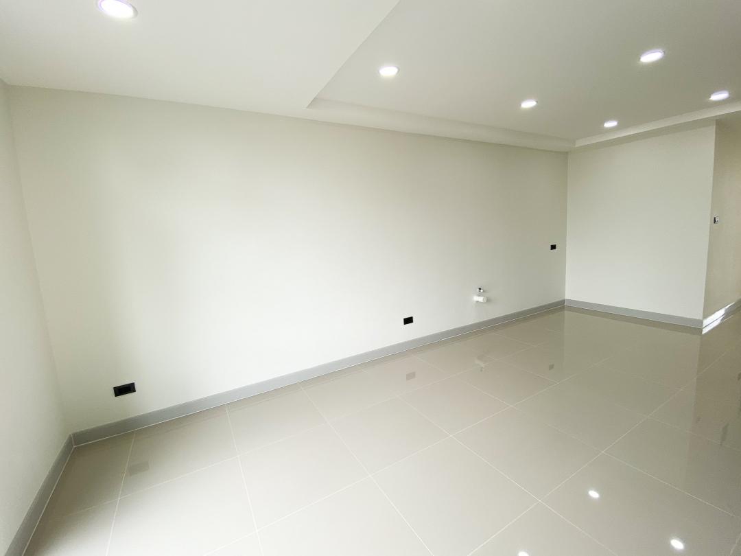 C3819 ให้เช่าและขายทาวน์โฮม 4 ชั้นหลังมุม บ้านใหม่ ไม่เคยเข้าอยู่ ซอยวชิรธรรม60 ย่านสุขุมวิท 101/1