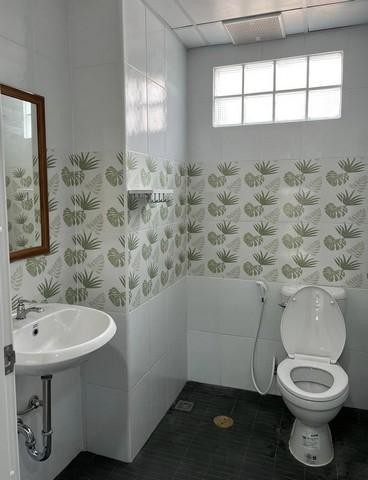 C3816 ขายอาคารพาณิชย์ 3 ชั้น 2 คูหา ถนนสุขุมวิท 71 รีโนเวทใหม่ ใกล้แยกคลองตัน รีโนเวทใหม่