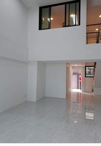  ให้เช่าอาคาร 3.5 ชั้น ลาดพร้าว 101 บางกะปิ พื้นที่ 308 ตรม สร้างใหม่ เหมาะอาศัย ทำสำนักงาน 