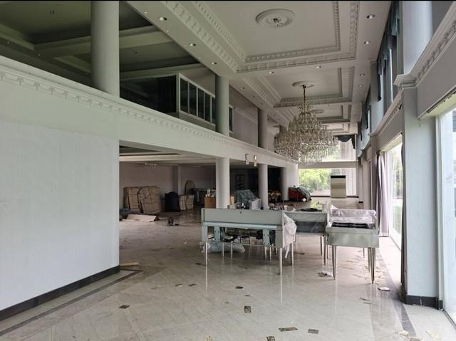 C3806 ให้เช่าและขายอาคาร 5 ชั้น พื้นที่ 1,650 ตรม. ริมถนนประดิษฐ์มนูธรรม สะพานเอกมัยเหนือ ใกล้เลียบด่วน เอกมัย ทองหล่อ