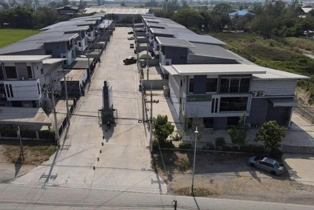 C3794 ให้เช่าโกดังพร้อมออฟฟิศ 3 ชั้น พื้นที่ประมาณ 650 ตรม. ลำลูกกา คลอง 9 ปทุมธานี