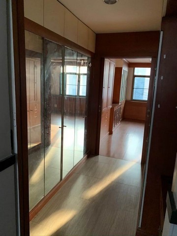 ขายอาคารพาณิชย์ 4 ชั้นครึ่ง หลังมุม ย่านสุทธิสาร ซอยจินตเวช ห่าง MRT สุทธิสาร เพียง 750 เมตร  