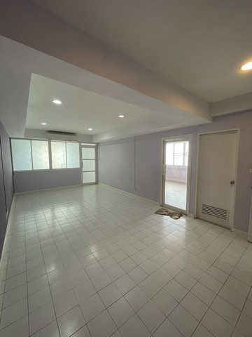 ขาย ห้องชุด ริเวอร์ปาร์ค คอนโด ทำเล รอเวอร์ปาร์คคอนโดซี พหลโยธิน 72