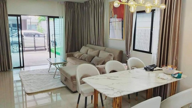 ให้เช่าทาวน์โฮม3ชั้นหลังมุม เดอะคอนเนคอัพ3ลาดพร้าว126