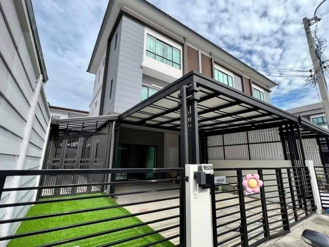 ให้เช่าทาวน์โฮม3ชั้นหลังมุม เดอะคอนเนคอัพ3ลาดพร้าว126